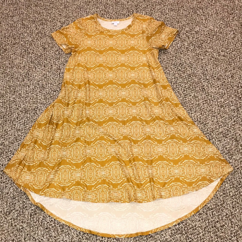 Lularoe Carly high-low dress. Size small.